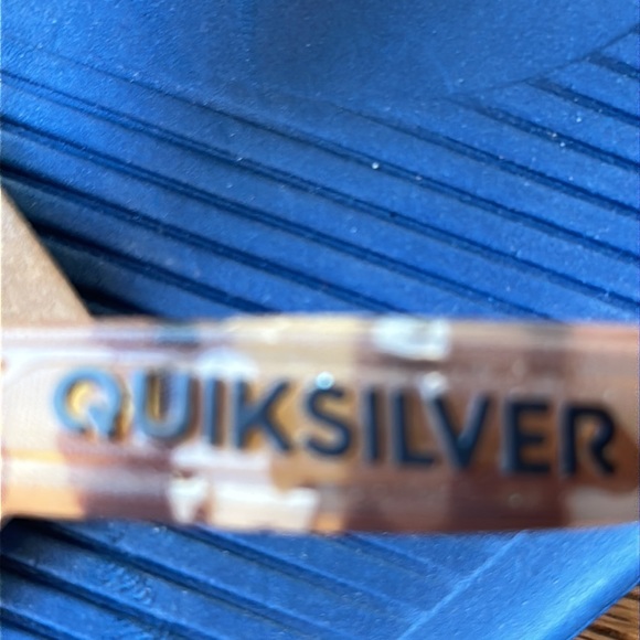 Quicksilver Mens 7 NWT flip flops - Picture 9 of 9